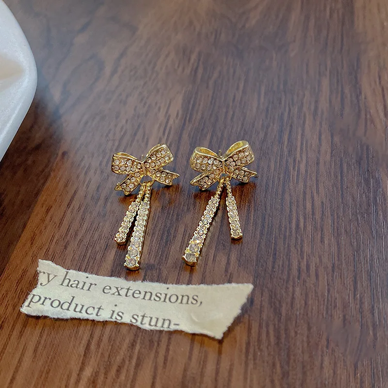 Най-новата реколта модерен бляскав дамски перлени обеци Прости метални ретро геометрични обеци-карамфил за жени и момичета, Бижута