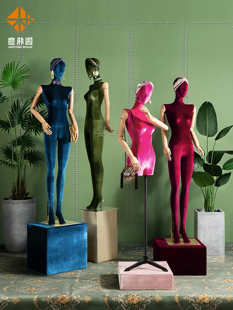 Корейската версия на модела витрини за цялото тяло, подпори, магазин за дамско облекло, манекен женски модел, рафт за кукли