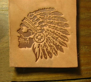 Индейский войвода, елементи на индийската култура, модел, дърворезба, ръчно изработени печати, кожа за бродерия с инструмент за резба по кожата