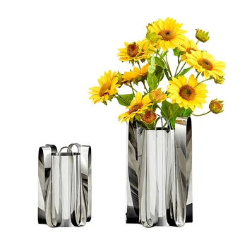 Лека разкошна ваза за цветя Модерна стая, Веранда Сребриста метална ваза с вълнообразен крива от неръждаема стомана, Ресторант, Тенис на декор за цветя на масата