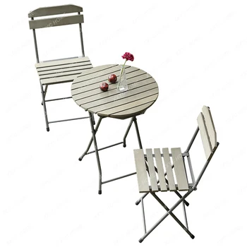 Малка масичка и стол на балкона, сгъваема iron всекидневен костюм от три части, комбинация, тераса, в двора, антисептичен дървен стол