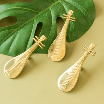 Месингови китайски музикални инструменти в стил ретро-Дръжка във формата на Пипы, Врата копчето на гардероба, дръжки за чекмеджета, Мебелни дръжки