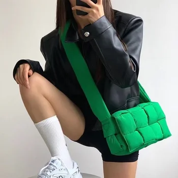 Модни Дамски чанти на рамо, с подплата, Дизайнерска Марка стеганая чанта, Луксозен памучен Чанта през рамо, голяма чанта-тоут Зима 2023