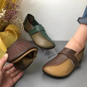 Новост 2022 г., дамски сандали на ниско обувки с квадратни пръсти, без шнур, със затворени пръсти, с каишка на щиколотке и тока в тон.