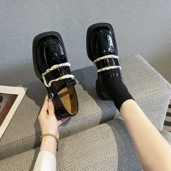 Обувки с квадратни пръсти и ниски берцем, обувки Mary Jane, с каишка на щиколотке и ключалката, обувки на нисък ток (по-малко от 3 см), от изкуствена гума
