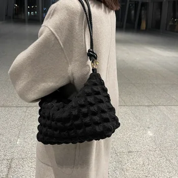 Памучен чанта от мек облак, лятна новост 2023, однотонная дамски текстурная чанта през рамо, елегантна универсална лесна чанта за подмишниците