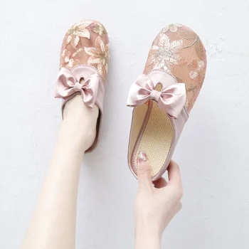 Пролетно-лятната мода Baotou, Проста Дамски обувки с бродерия 
